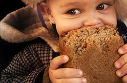 Как правильно есть хлеб